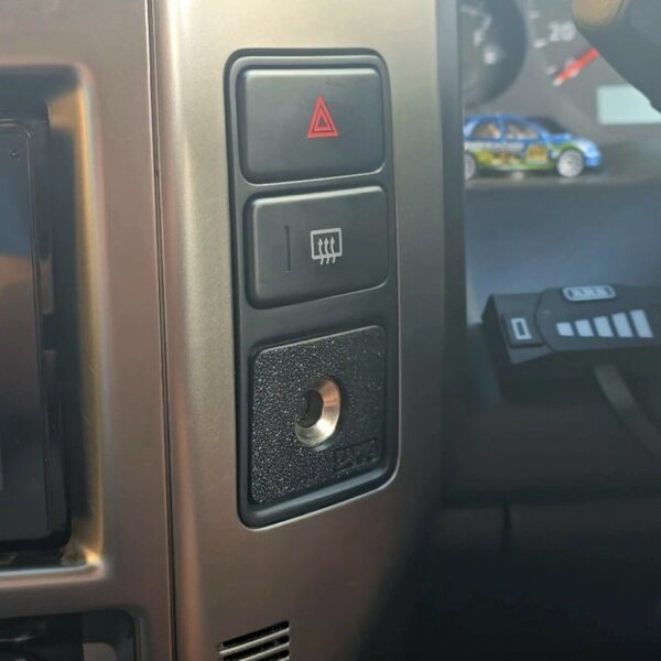 ZAPPS - Nissan GU Patrol S4+ Magnetic UHF Radio Handpiece Mount Adapter